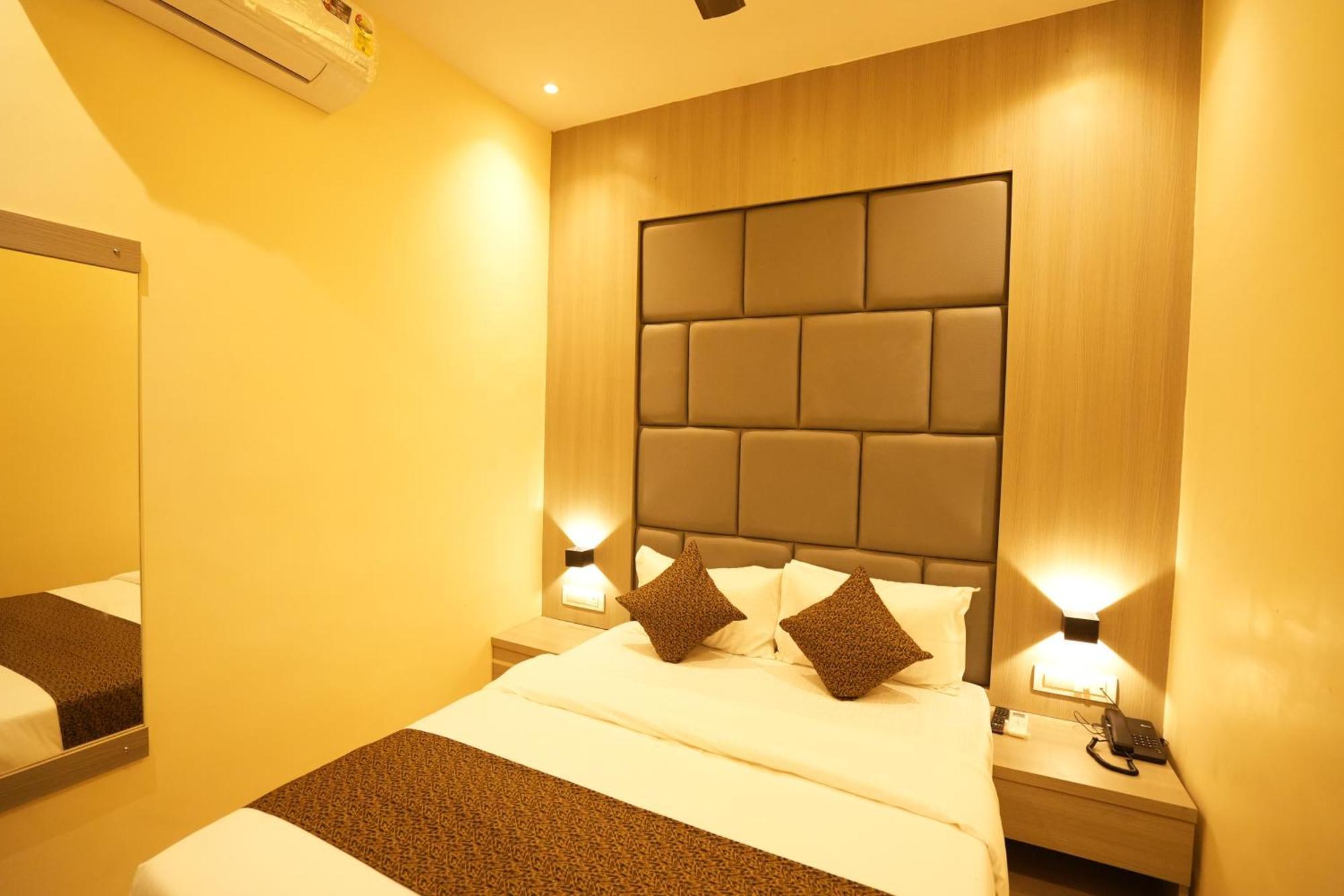 מומביי Hotel Boston מראה חיצוני תמונה