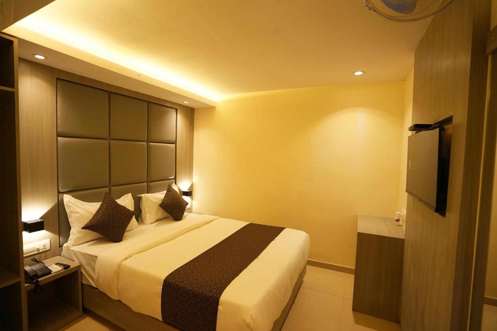 מומביי Hotel Boston מראה חיצוני תמונה