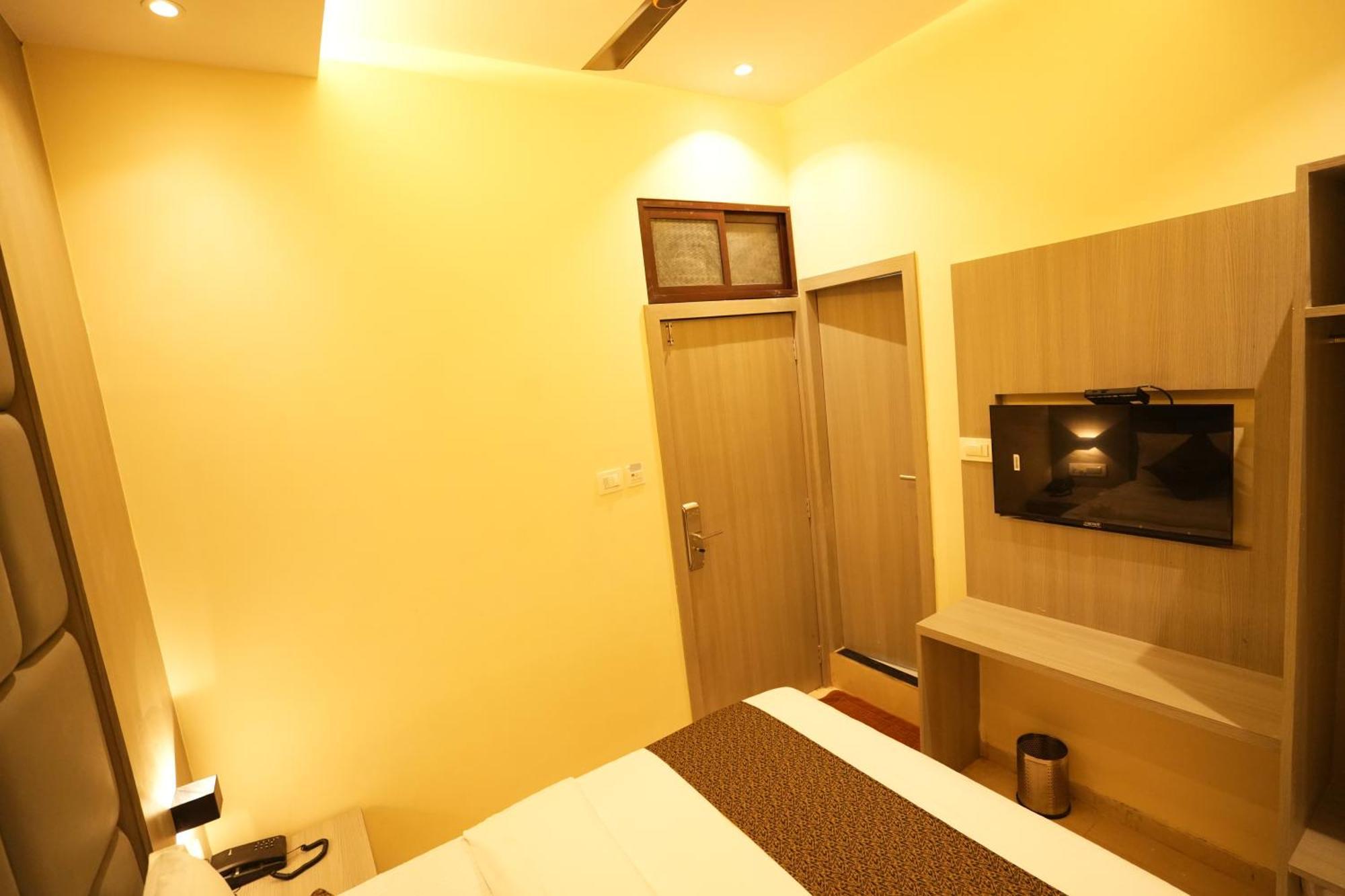 מומביי Hotel Boston מראה חיצוני תמונה