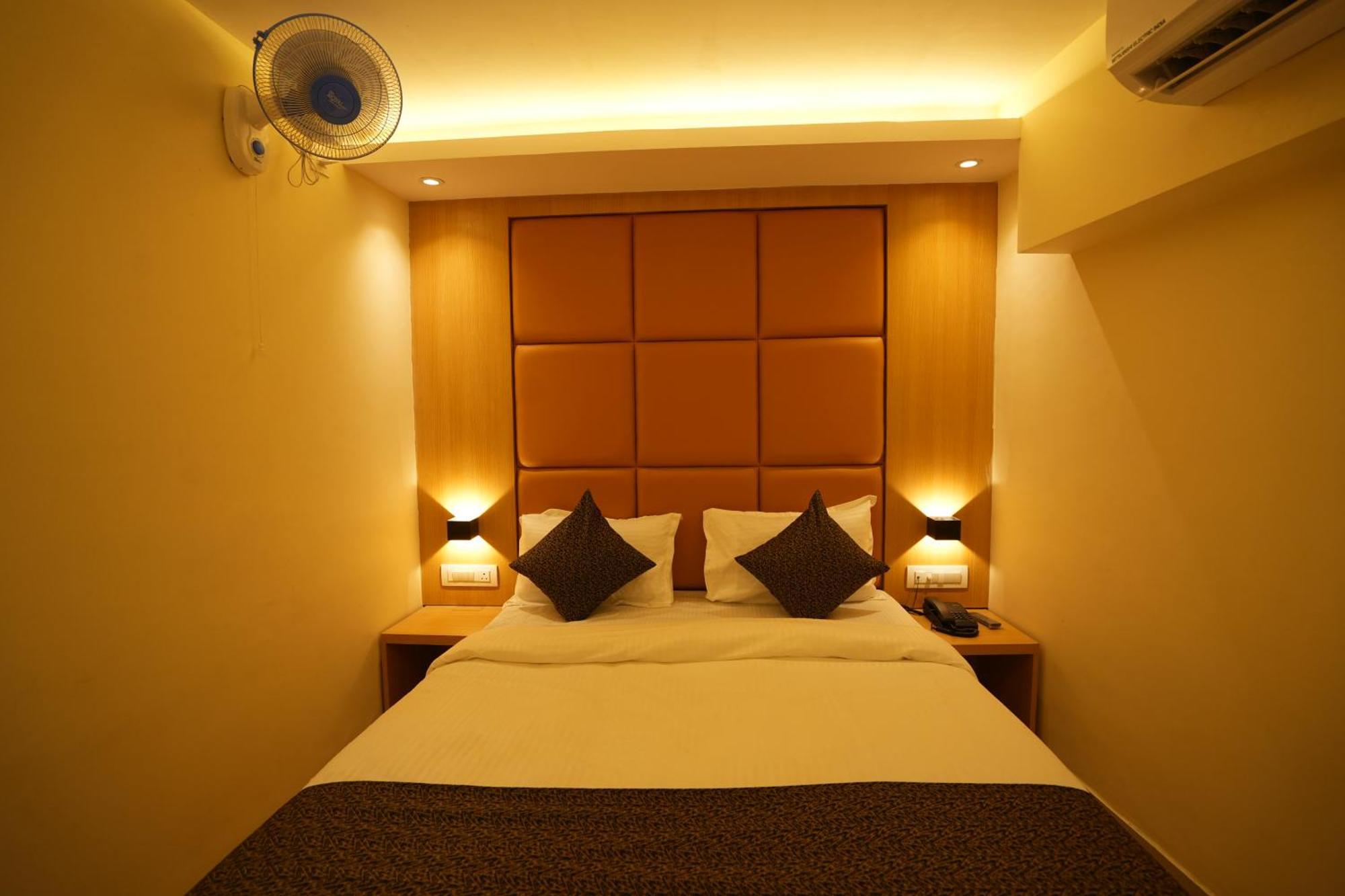 מומביי Hotel Boston מראה חיצוני תמונה
