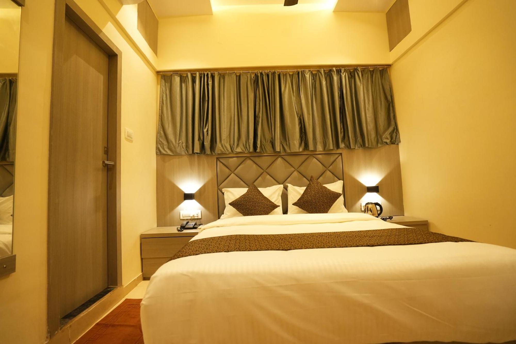 מומביי Hotel Boston מראה חיצוני תמונה