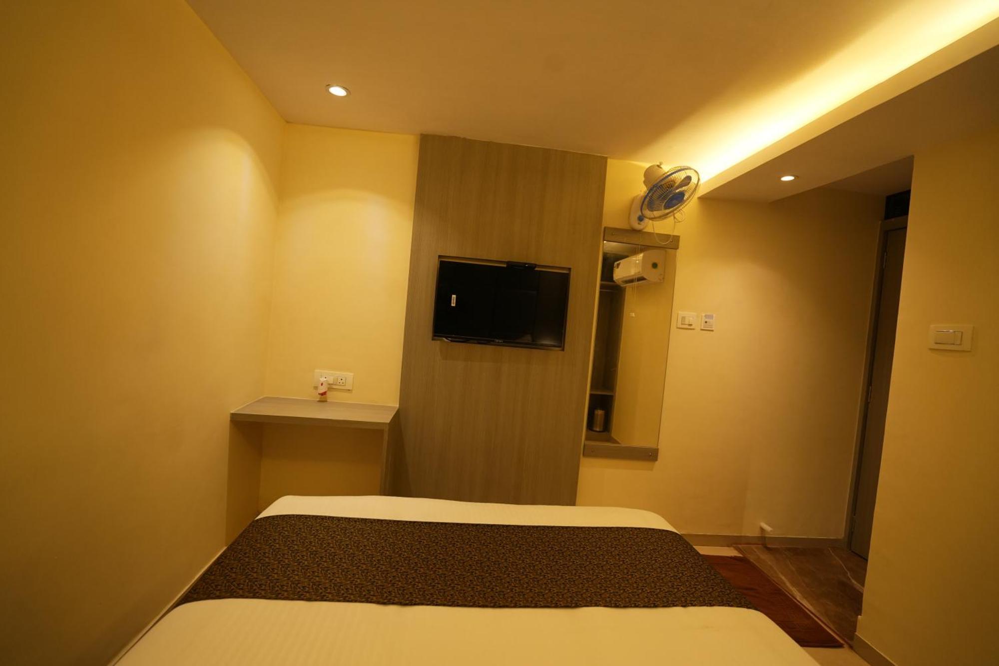 מומביי Hotel Boston מראה חיצוני תמונה