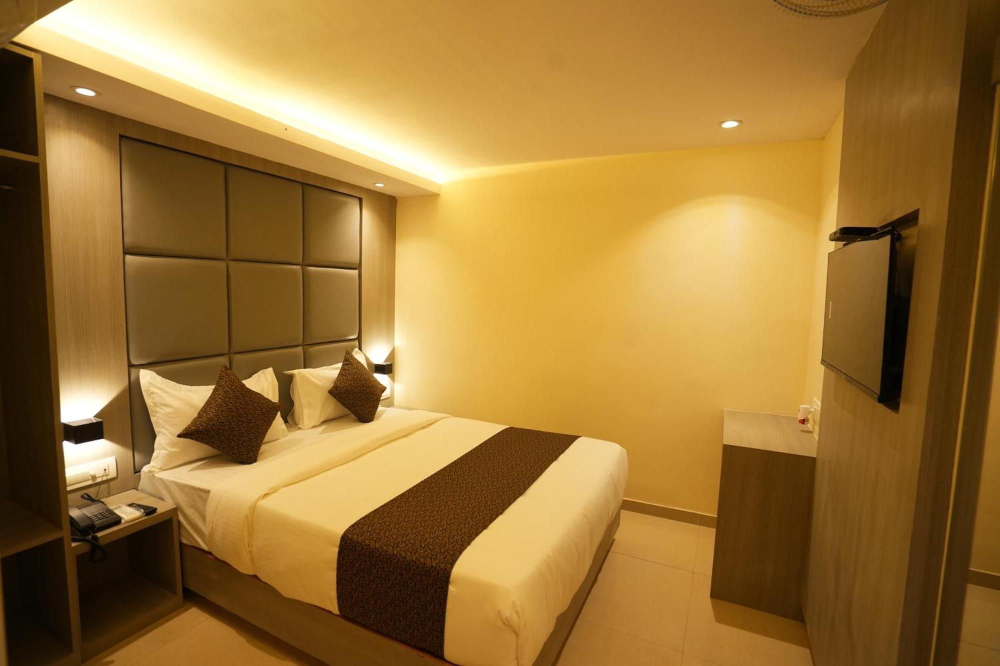 מומביי Hotel Boston מראה חיצוני תמונה