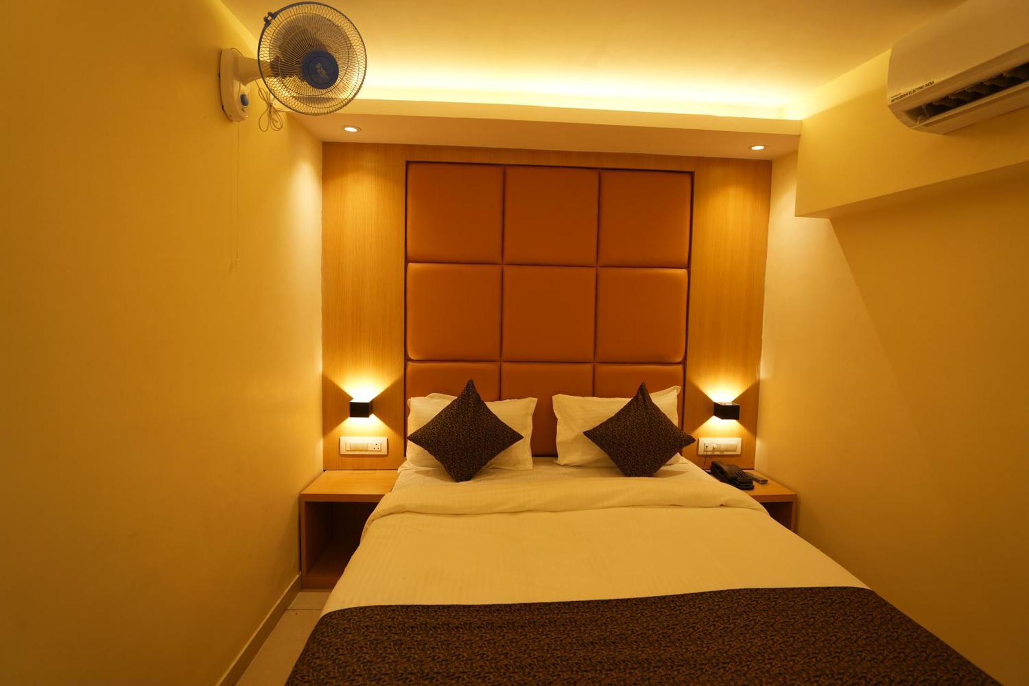מומביי Hotel Boston מראה חיצוני תמונה