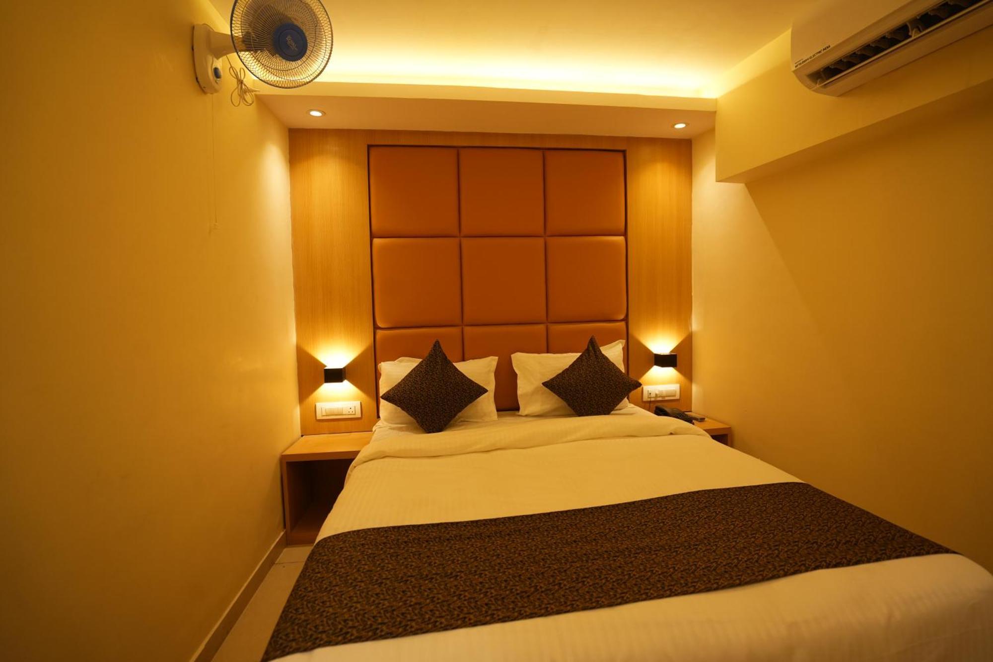 מומביי Hotel Boston מראה חיצוני תמונה
