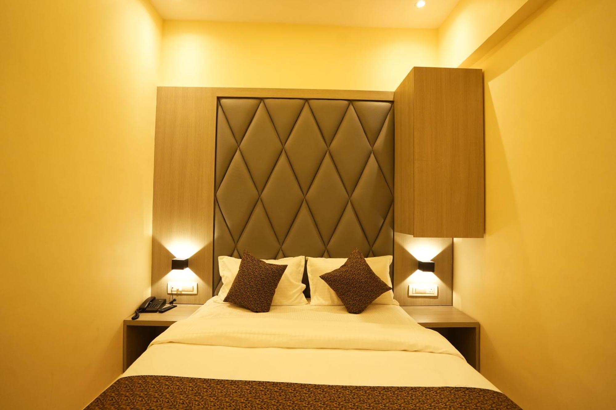 מומביי Hotel Boston מראה חיצוני תמונה